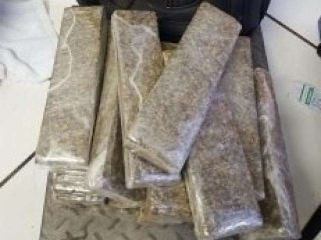 PRF apreende adolescentes e gestante com drogas em &ocirc;nibus na BR-463