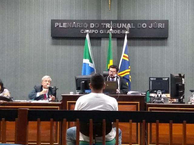 Em julgamento, pe&atilde;o diz que atirou em adolescente &ldquo;sem querer&rdquo;