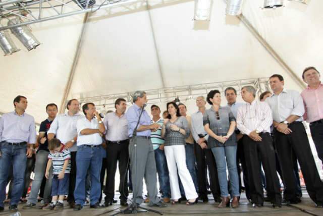  Governador inaugura trecho da rodovia Inoc&ecirc;ncia-Tr&ecirc;s Lagoas