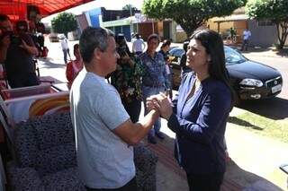 Rose conversou com pequenos empresários nos bairros da cidade (Foto: Divulgação - Assessoria)