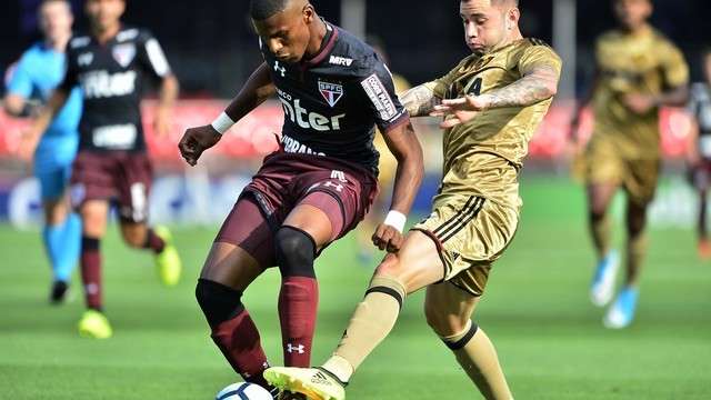 S&atilde;o Paulo vence Sport e consegue sair da zona de rebaixamento