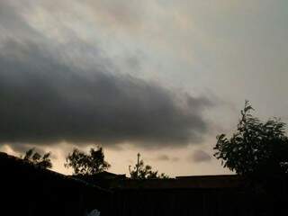 Em Bonito, céu permaneceu parcialmente nublado e com temperaturas elevadas (Foto: Fábio Victorio)