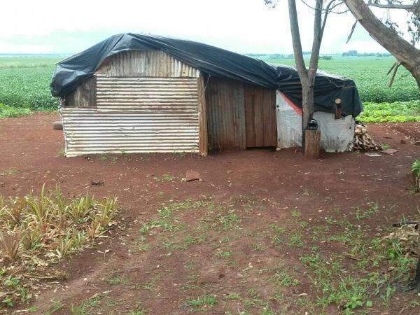 Duas pessoas s&atilde;o assassinadas em barraco perto de assentamento