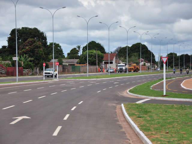  Puccinelli e Nelsinho entregam avenida e Parque Linear do Lagoa