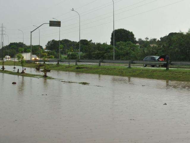 Chuva veio forte e deu preju&iacute;zo no Jardim Leblon e no Bonan&ccedil;a 
