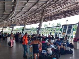 Movimento na rodoviária de Campo Grande vai aumentar às vésperas do Natal; entre os dias 20 e 23, 17 mil pessoas deixarão a cidade. (Foto: Adriano Fernandes/Arquivo)