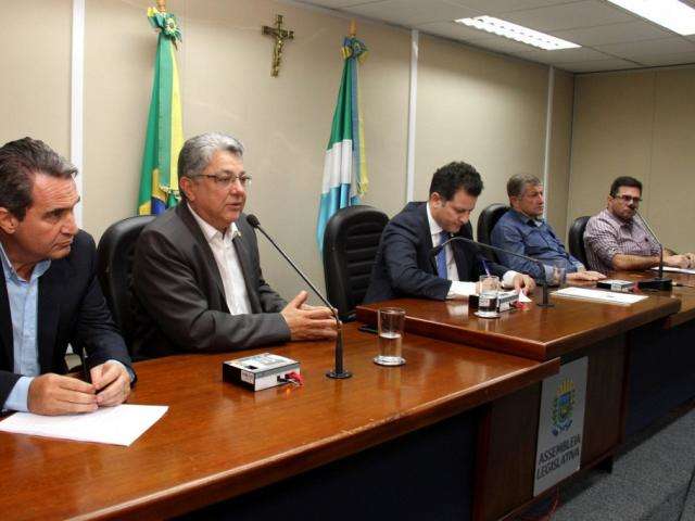 Com 20 frentes parlamentares, deputados buscam espa&ccedil;o pol&iacute;tico