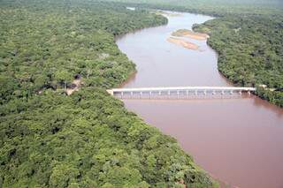 Projetos tentam recuperar Rio Taquari, um dos mais degradados de MS. (Foto: Divulgação)