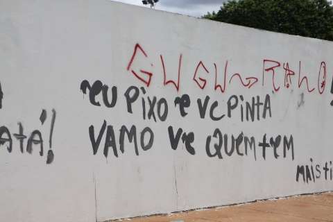 Grupo quer grafitar Maria Constança, mas quem defende obra de Niemeyer é contra