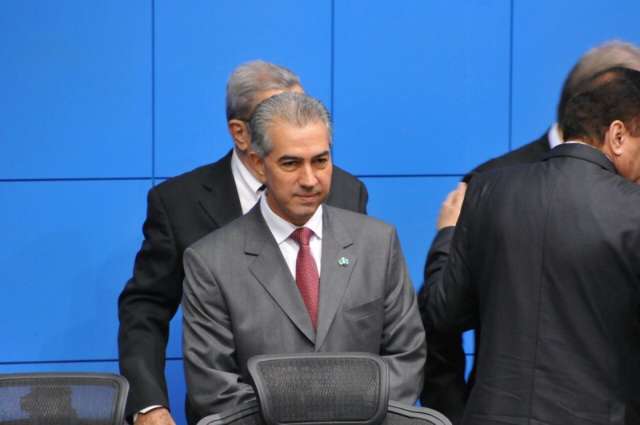 Governador diz que vai pedir cronograma de obras &agrave; Petrobras