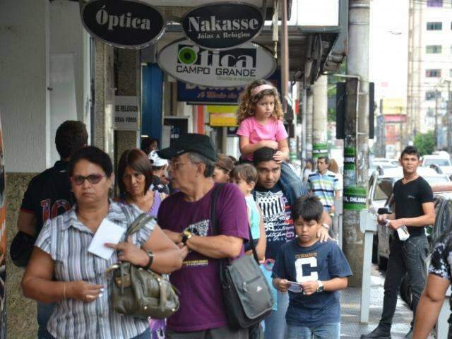 Comércio não funciona no feriado de Finados; veja o que abre e fecha
