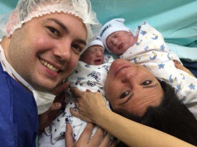 Nascem Davi e Antonella, filhos g&ecirc;meos do cantor sertanejo Vin&iacute;cius