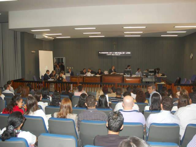 Acusa&ccedil;&atilde;o refor&ccedil;a ao j&uacute;ri que Luiz Afonso matou arquiteta por ci&uacute;mes