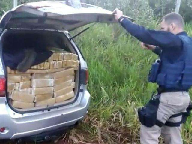  Homem &eacute; preso com uma tonelada de maconha em carro roubado