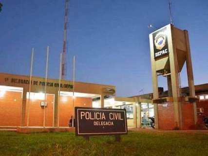B&ecirc;bado e sem CNH, motorista bate na traseira de viatura da PM e acaba preso 