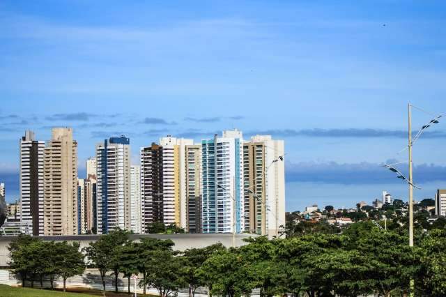 &Uacute;ltima segunda-feira de ver&atilde;o ser&aacute; com temperaturas altas de 38&ordm;C e chuva r&aacute;pida