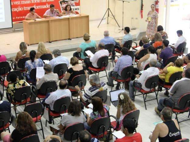 Professores fecham acordo e MS ser&aacute; o 1&ordm; a pagar piso para 20 horas
