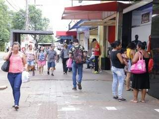 Melhor antecipar as compras, porque maioria fecha portas no Dia de Finados 