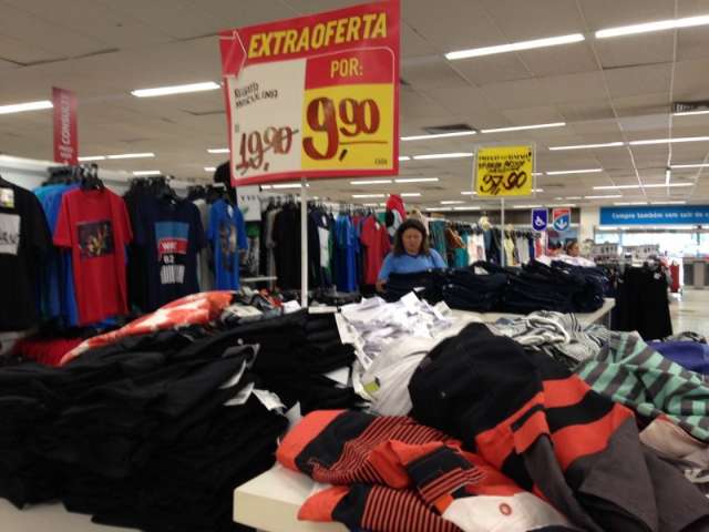 Supermercados iniciam promo&ccedil;&otilde;es com descontos de at&eacute; 50% em itens