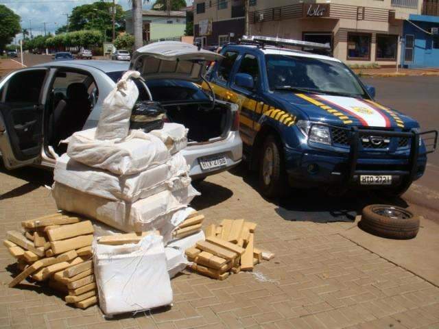 Meia tonelada de maconha &eacute; apreendida na BR-267, em Maracaju