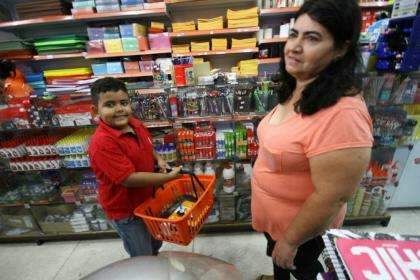 Pais usam o domingo para compra de &uacute;ltima hora de material escolar