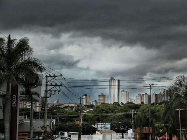 Meteorologia alerta para chuva, ventos intensos e descargas el&eacute;tricas em MS