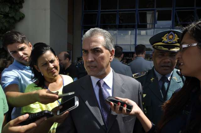 Governador espera concluir relat&oacute;rio de obras paradas em uma semana