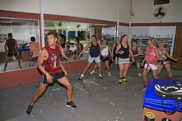 Antes da Zumba, dan&ccedil;a afro-latina j&aacute; trabalhava at&eacute; feminismo nos passos 