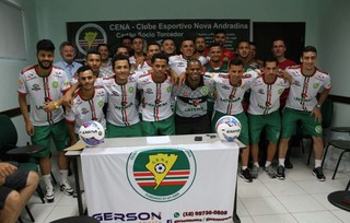 Elenco do Cena de Nova Andradina para encarar a Série B da Federação de Futebol de Mato Grosso do Sul (Foto: Jornal da Nova)