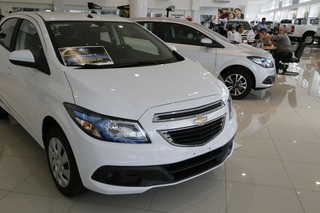 Em março, foram vendidos 2.128 carros novos contra 1.552 em fevereiro, em Mato Grosso do Sul. (Foto: Arquivo/ Campo Grande News)