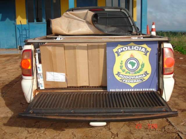  PRF apreende 750 pacotes de cigarros paraguaios na BR-163
