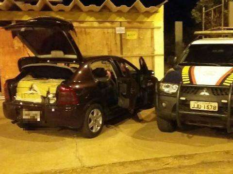 Pol&iacute;cia Rodovi&aacute;ria apreende meia tonelada de maconha na BR-262