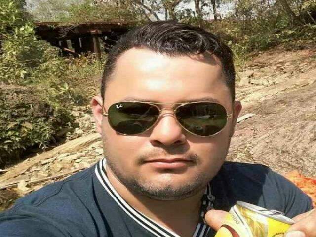Familiares e amigos de morto no tr&acirc;nsito organizam ato contra impunidade