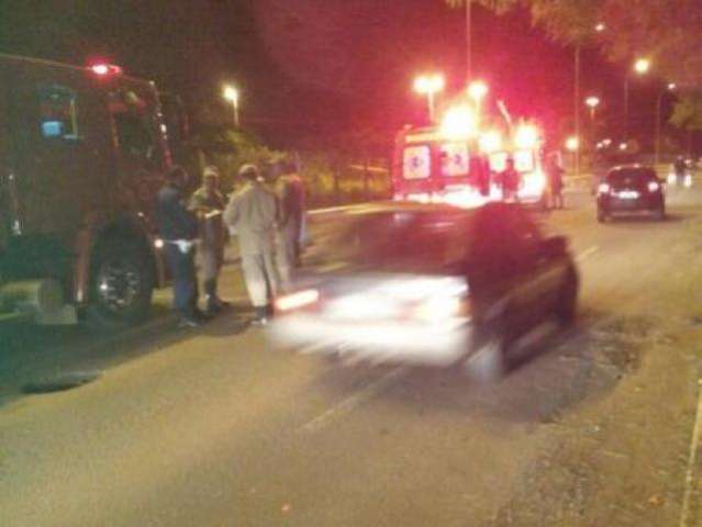 Motociclista cai ao passar sobre buraco e fica em estado grave
