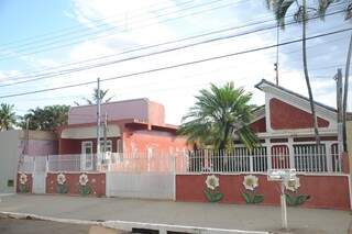 Casa de dona Irma fica na Rua dos Andradas, na Vila Duque de Caxias, na lateral do quartel. (Foto: Paulo Francis)