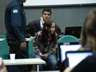 Iris Adriana durante o julgamento desta quarta-feira(13). (Foto: Henrique Kawaminami) 