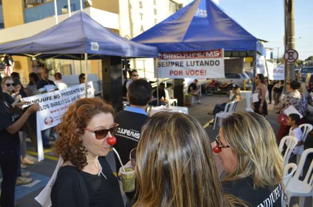 Servidores federais de MS v&atilde;o &agrave; Bras&iacute;lia protestar contra veto a reajuste