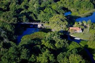 Vista de cima mostra os contornos do Pantanal. (Foto: Maurício Copetti)