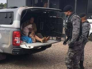 Caseiro, que premeditou o crime, chegando na sede do Garras (Foto: divulgação/Batalhão de Choque) 