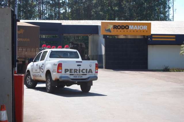 Bandidos levaram cofre de transportadora com R$ 12 mil, diz pol&iacute;cia
