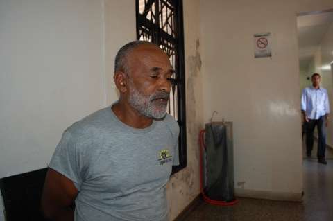Justiça decreta prisão preventiva de pedreiro que manteve família presa