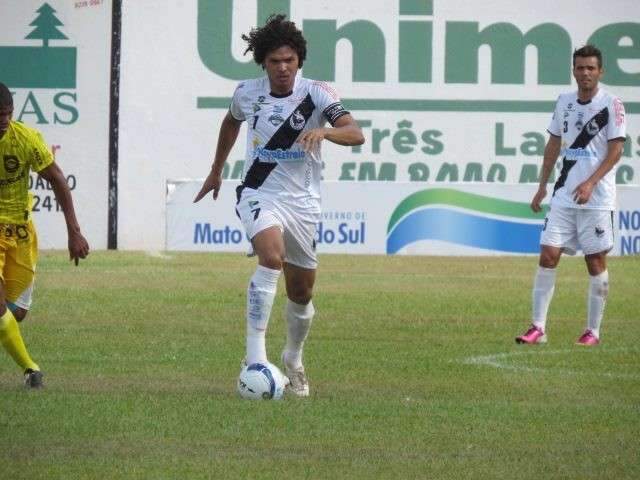 Misto promete inovar contra Costa Rica lan&ccedil;ando uniforme todo verde