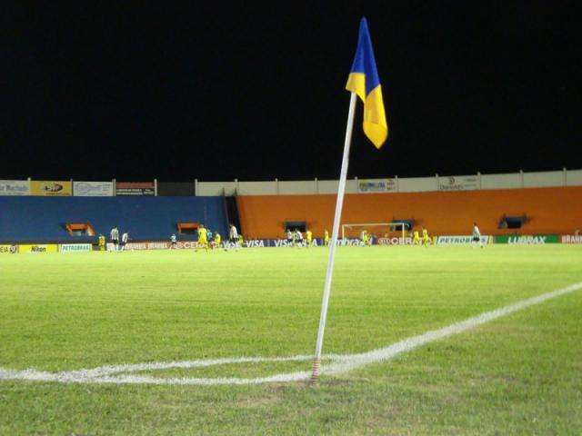 MPE interdita est&aacute;dio Dourad&atilde;o e federa&ccedil;&atilde;o adia partida pelo Estadual