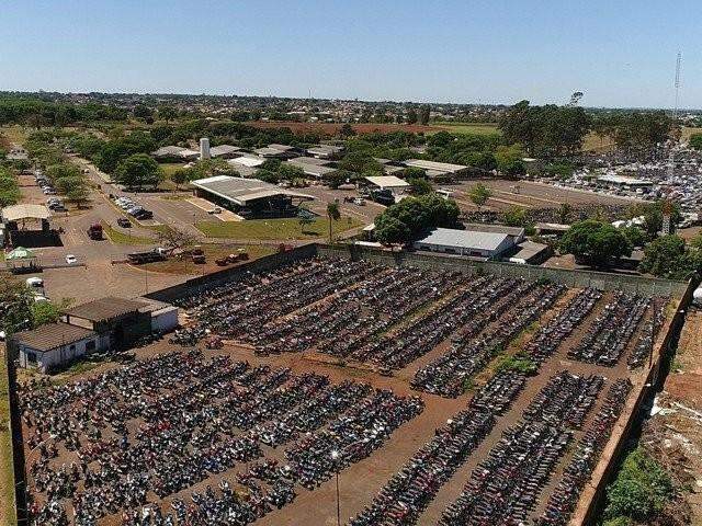 Com p&aacute;tio lotado, Detran vai transferir ve&iacute;culos para dep&oacute;sitos de empresas 