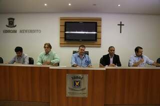 Audiência foi liderada pelo Conselho de Saúde, vereadores e secretário de Saúde (Foto: Fernando Antunes)