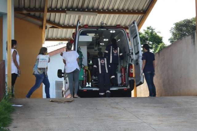 Ap&oacute;s diagn&oacute;stico errado e 12h de espera em posto, idosa &eacute; transferida