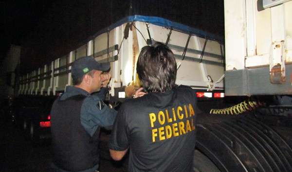 Pol&iacute;cia prende carga de cigarros avaliadas em R$ 6 milh&otilde;es
