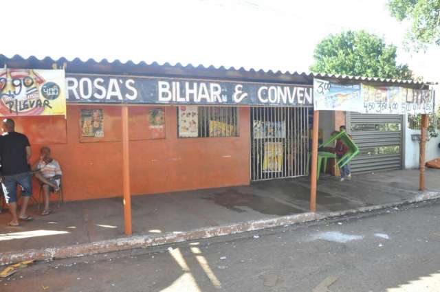Ap&oacute;s dois assassinatos, mulher pensa em mudar de bairro e abandonar bar