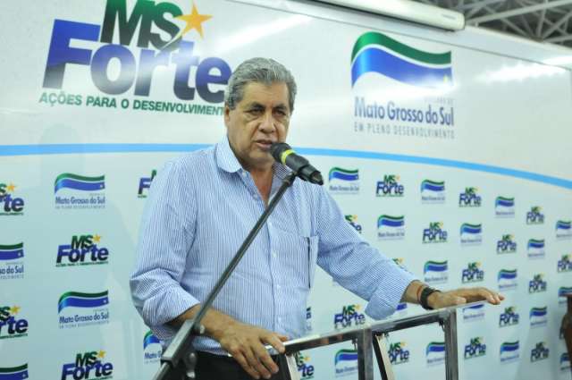 Governador inaugura obra e entrega pavimenta&ccedil;&atilde;o em Para&iacute;so das &Aacute;guas