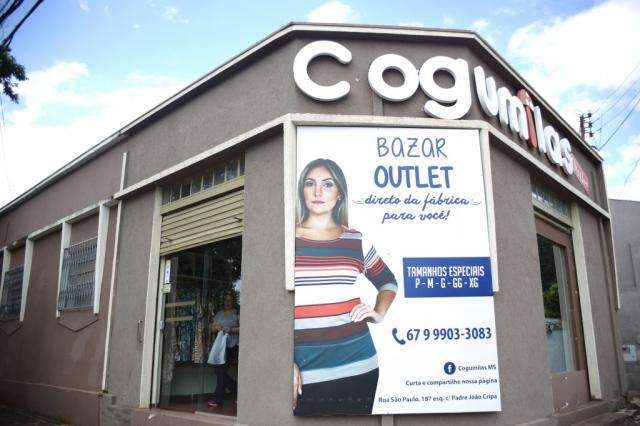 Cogumilas Outlet faz sucesso com peças de qualidade e bom preço